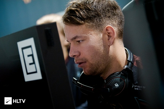 京东绝地求生分部勇夺冠军的精彩瞬间